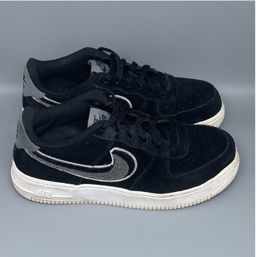 Nike Air Force 1 LV8 GS Black Suede Shoes AO3620-001 Men's Sz 5.5Y Womens Sz 7